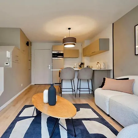 Charming High-end Duplex Apartamento *