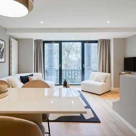 Charming High-end Duplex Apartamento *