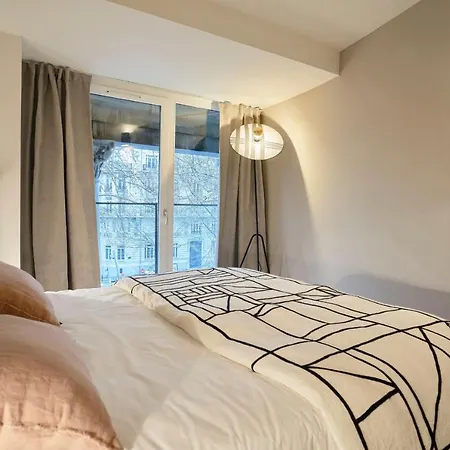 Charming High-end Duplex Apartamento *